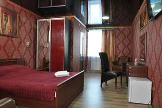 Отель Hotel Lux Aquapark Полтава Двухместный номер Делюкс с 1 кроватью и душем-1